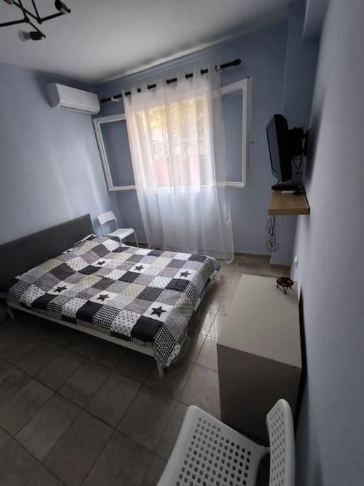 לוטראקי Apartment 50 Meters From The Beach מראה חיצוני תמונה