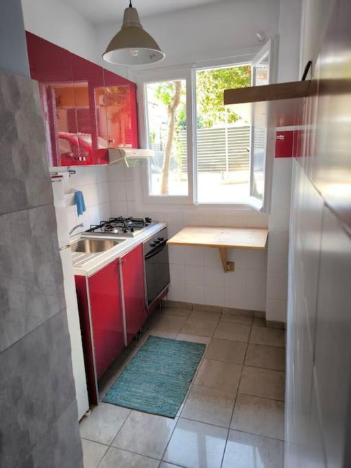 לוטראקי Apartment 50 Meters From The Beach מראה חיצוני תמונה